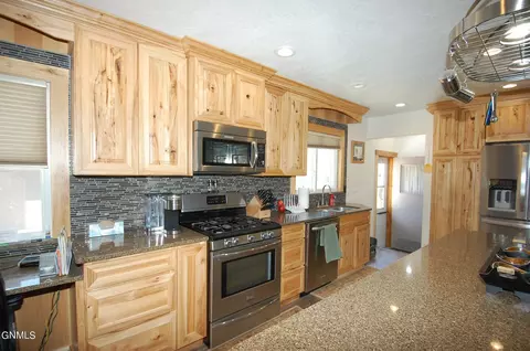 718 9th St SW, Sidney, MT 59270 photo 5