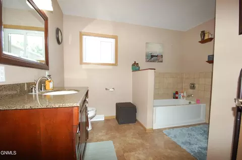 718 9th St SW, Sidney, MT 59270 photo 9