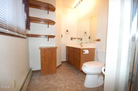 Bath - 1102 Safflower Ln, Sidney, MT 59270 photo 1 of 3
