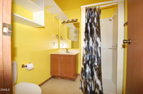 Bath - 1102 Safflower Ln, Sidney, MT 59270 photo 3 of 3