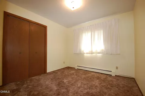 Bedroom - 1102 Safflower Ln, Sidney, MT 59270 photo 2 of 5