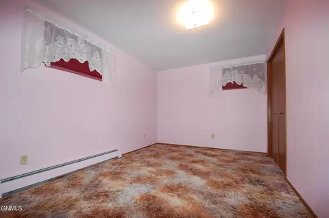 Bedroom - 1102 Safflower Ln, Sidney, MT 59270 photo 5 of 5
