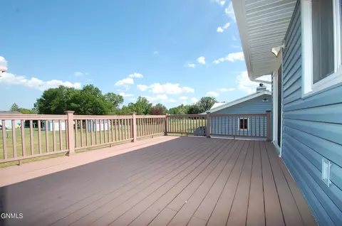 Exterior - 1102 Safflower Ln, Sidney, MT 59270 photo 3 of 5