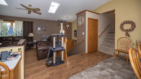 Entry Way - 5027 Flatrock Loop, Bismarck, ND 58503 photo 2 of 4