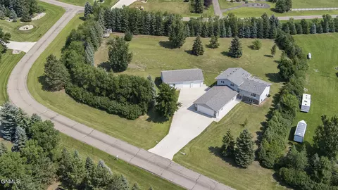 View/Area - 5027 Flatrock Loop, Bismarck, ND 58503 photo 8 of 11