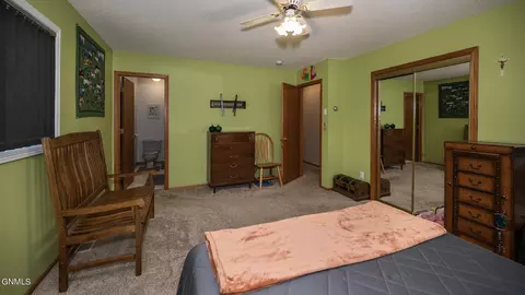 Bedroom - 5027 Flatrock Loop, Bismarck, ND 58503 photo 2 of 5