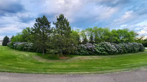 Exterior - 5027 Flatrock Loop, Bismarck, ND 58503 photo 17 of 23