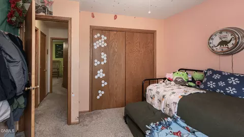 Bedroom - 5027 Flatrock Loop, Bismarck, ND 58503 photo 4 of 5