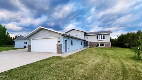 Exterior - 5027 Flatrock Loop, Bismarck, ND 58503 photo 6 of 23