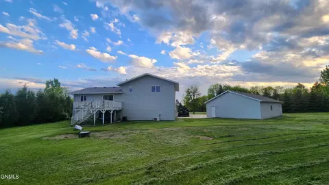 Exterior - 5027 Flatrock Loop, Bismarck, ND 58503 photo 11 of 23