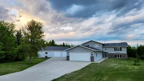 Exterior - 5027 Flatrock Loop, Bismarck, ND 58503 photo 2 of 23