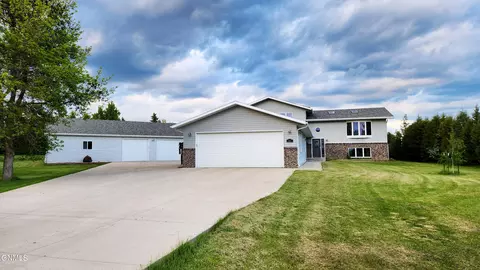 Exterior - 5027 Flatrock Loop, Bismarck, ND 58503 photo 7 of 23