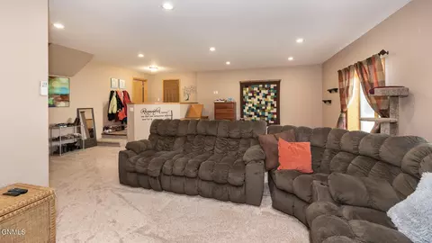 Living - 5027 Flatrock Loop, Bismarck, ND 58503 photo 5 of 5