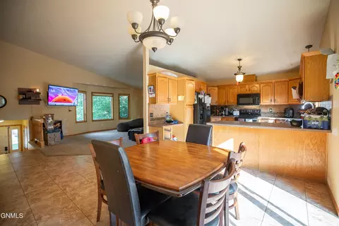 4729 Pintail Loop SE, Mandan, ND 58554 photo 15