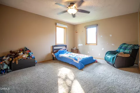 4729 Pintail Loop SE, Mandan, ND 58554 photo 23