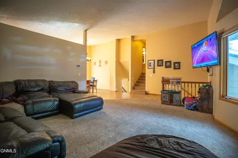 4729 Pintail Loop SE, Mandan, ND 58554 photo 8