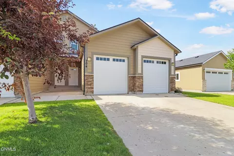 704 40th St E, Williston, ND 58801