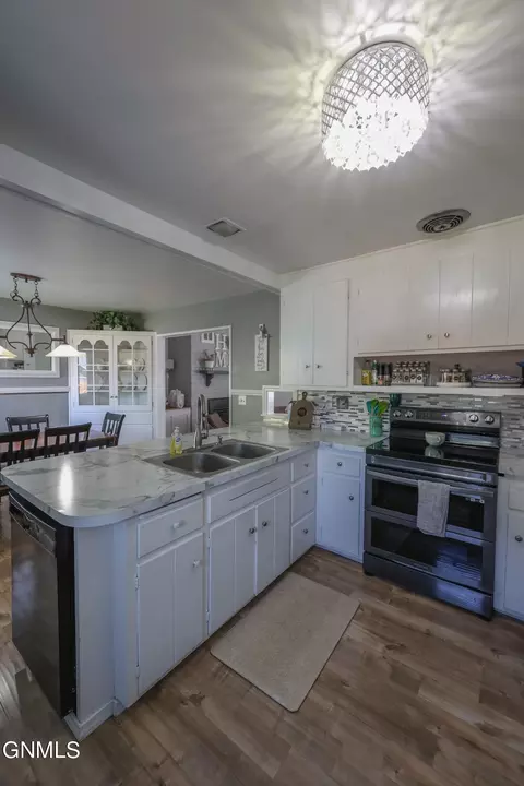 Kitchen - 1502 Main St, Williston, ND 58801 photo 2 of 2