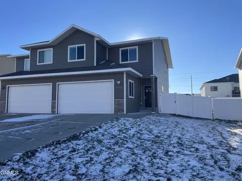 13712 Kristina St, Williston, ND 58801