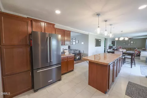 2414 35th Pl W, Williston, ND 58801 photo 6