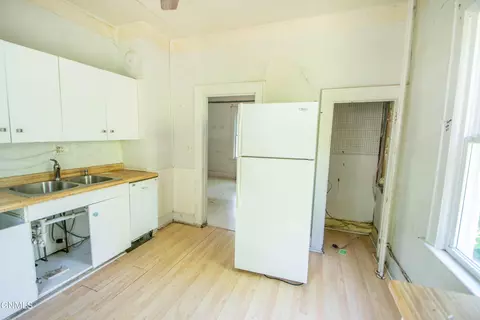 Kitchen - 511 4th Ave NW, Mandan, ND 58554 photo 2 of 2