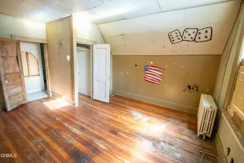 Bedroom - 511 4th Ave NW, Mandan, ND 58554 photo 5 of 5