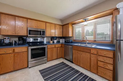 1027 29th St N, Bismarck, ND 58501 photo 4