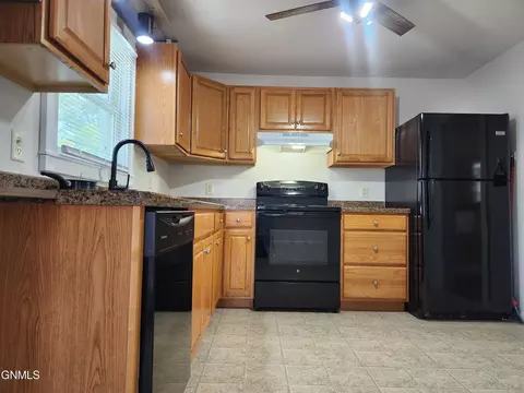 1515 Bowen Ave, Bismarck, ND 58504 photo 4