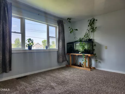 1515 Bowen Ave, Bismarck, ND 58504 photo 10