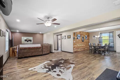 14731 Lambert St, Williston, ND 58801 photo 7