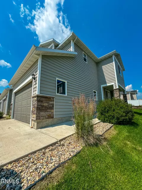 2714 28th St W, Williston, ND 58801 photo 23