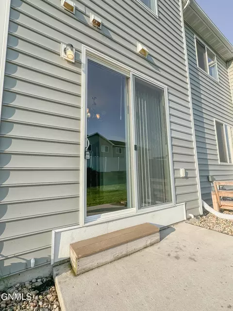 2714 28th St W, Williston, ND 58801 photo 21