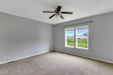 Bedroom - 616 40th St E, Williston, ND 58801 photo 1 of 4