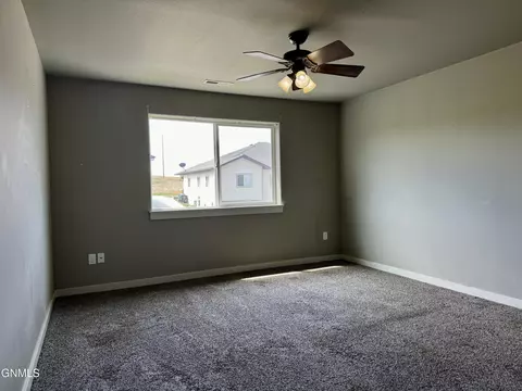13694 Kristina St, Williston, ND 58801 photo 14