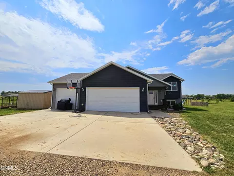 12546 32 F St NW, Watford City, ND 58854