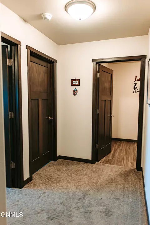 3403 Shamrock Loop, Dickinson, ND 58601 photo 46
