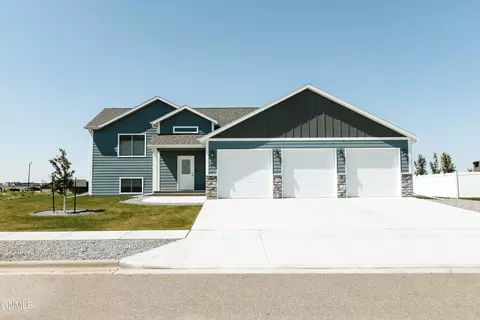 3403 Shamrock Loop, Dickinson, ND 58601