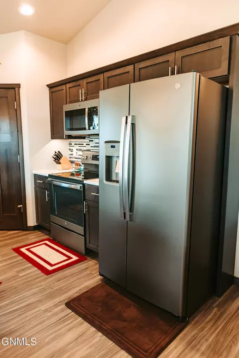 3403 Shamrock Loop, Dickinson, ND 58601 photo 21