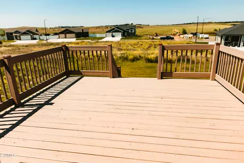 3403 Shamrock Loop, Dickinson, ND 58601 photo 11
