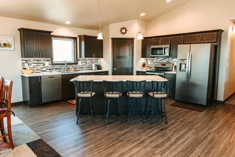 3403 Shamrock Loop, Dickinson, ND 58601 photo 14