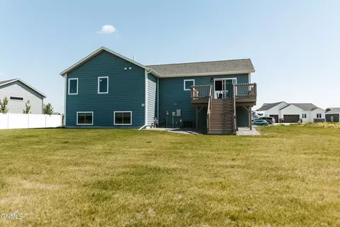 3403 Shamrock Loop, Dickinson, ND 58601 photo 56