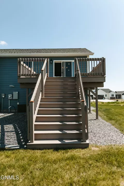 3403 Shamrock Loop, Dickinson, ND 58601 photo 12
