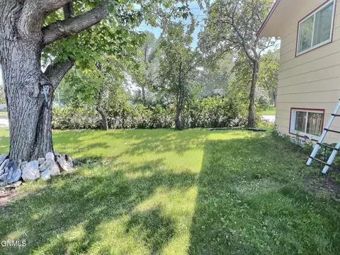 332 5th St NE, Garrison, ND 58540 photo 18
