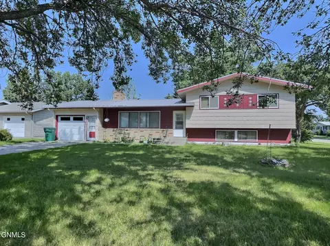 332 5th St NE, Garrison, ND 58540 photo 21