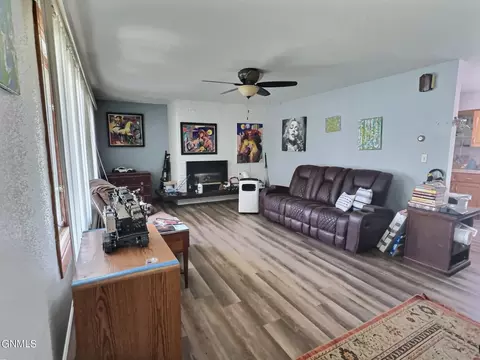 332 5th St NE, Garrison, ND 58540 photo 4