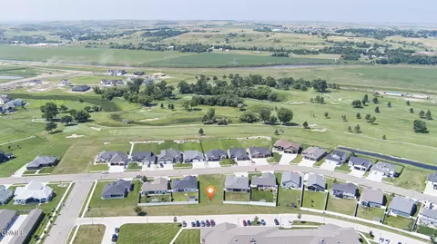 2122 34th Ave SE, Mandan, ND 58554