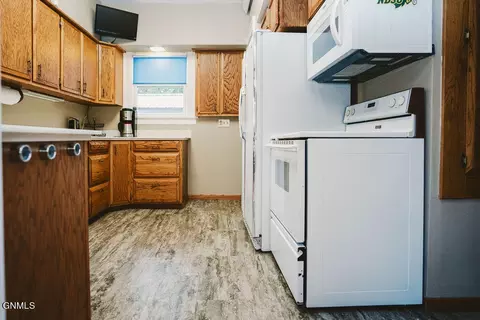 Kitchen - 411 5th Ave W, Edgeley, ND 58433 photo 1 of 7