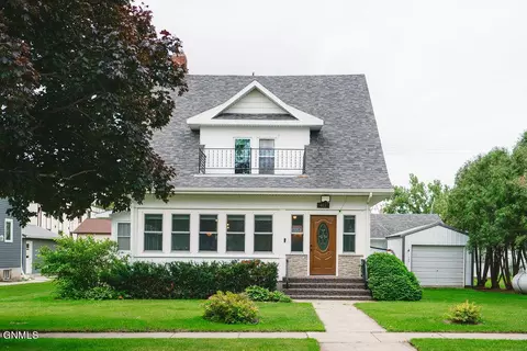 411 5th Ave W, Edgeley, ND 58433