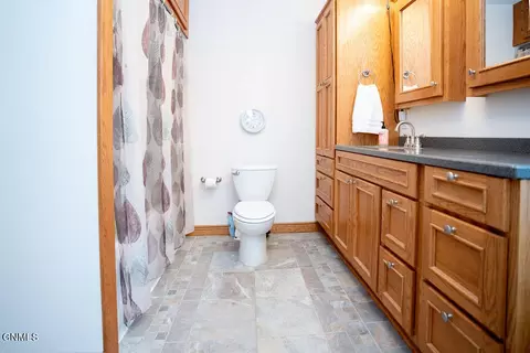 Bath - 411 5th Ave W, Edgeley, ND 58433 photo 1 of 6