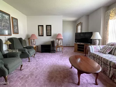 485 3rd St N, Carrington, ND 58421 photo 9